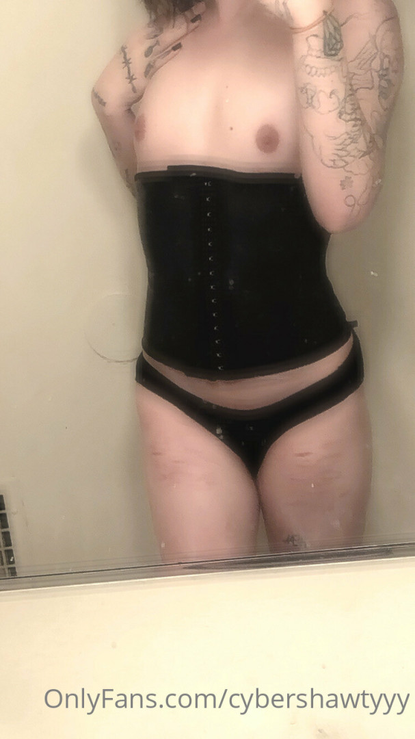 Photo by cybershawtyyy published on January 11,2024 05:49:53 - BestThots