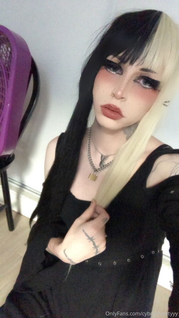 Photo by cybershawtyyy published on January 11,2024 05:50:20 - BestThots