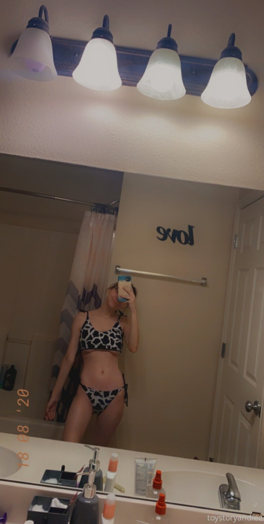 Photo by toystoryandiee published on October 11,2023 08:49:11 - BestThots
