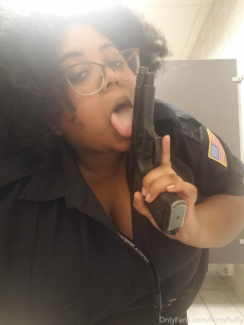 Photo by lilmsfluffy published on October 11,2023 20:19:58 - BestThots
