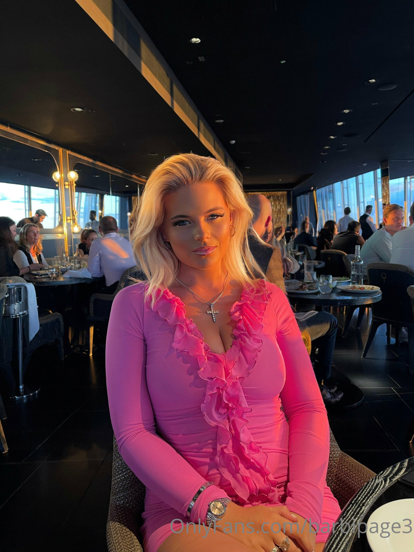 Photo by barbipage3 published on December 9,2023 18:50:07 - BestThots