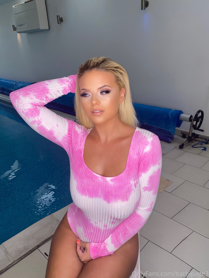 Photo by barbipage3 published on December 9,2023 18:50:10 - BestThots