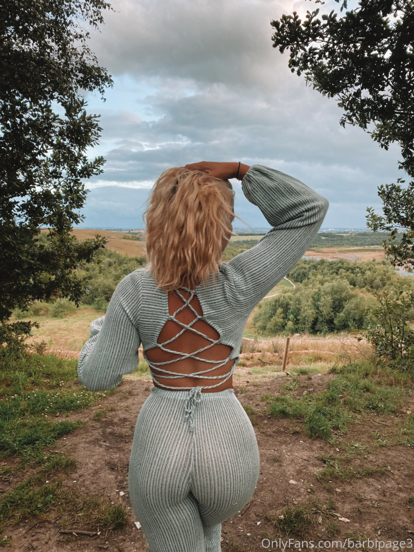 Photo by barbipage3 published on December 9,2023 18:50:21 - BestThots