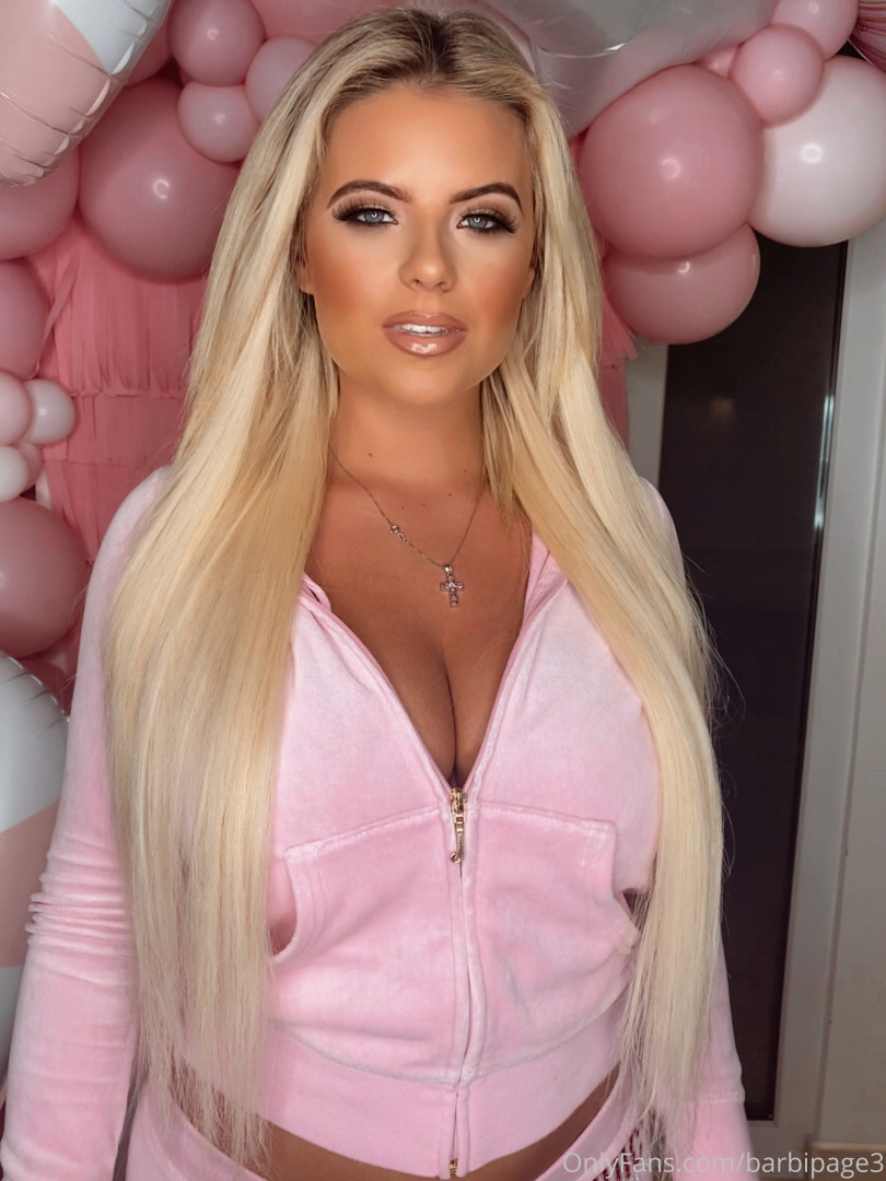 Photo by barbipage3 published on December 9,2023 18:51:21 - BestThots
