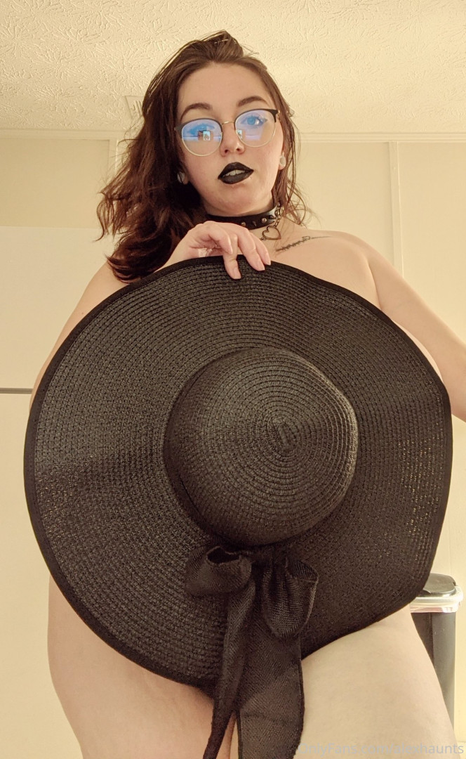 Photo by alexhaunts published on November 19,2023 20:58:15 - BestThots