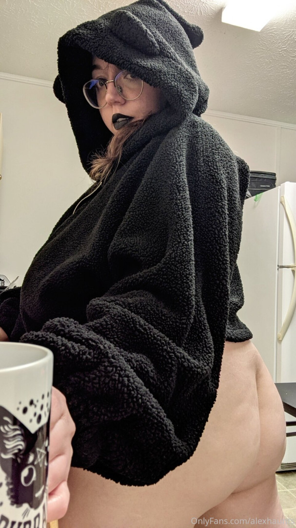 Photo by alexhaunts published on November 19,2023 20:58:18 - BestThots