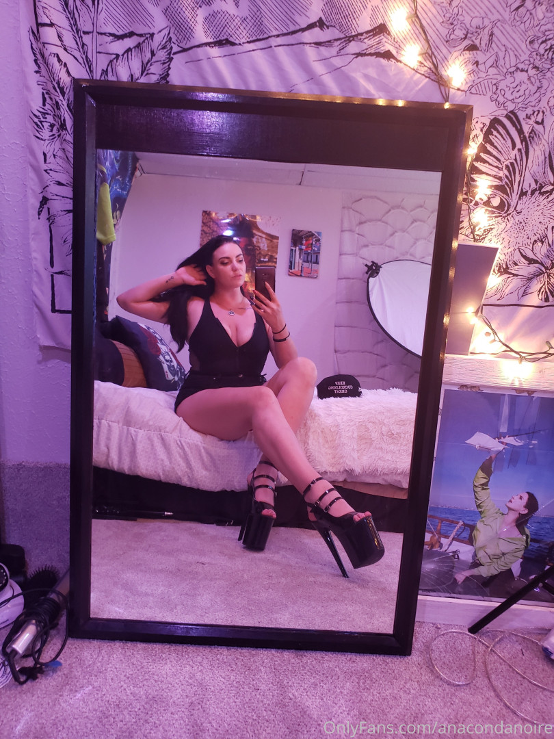 Photo by anacondanoire published on November 21,2023 10:39:57 - BestThots