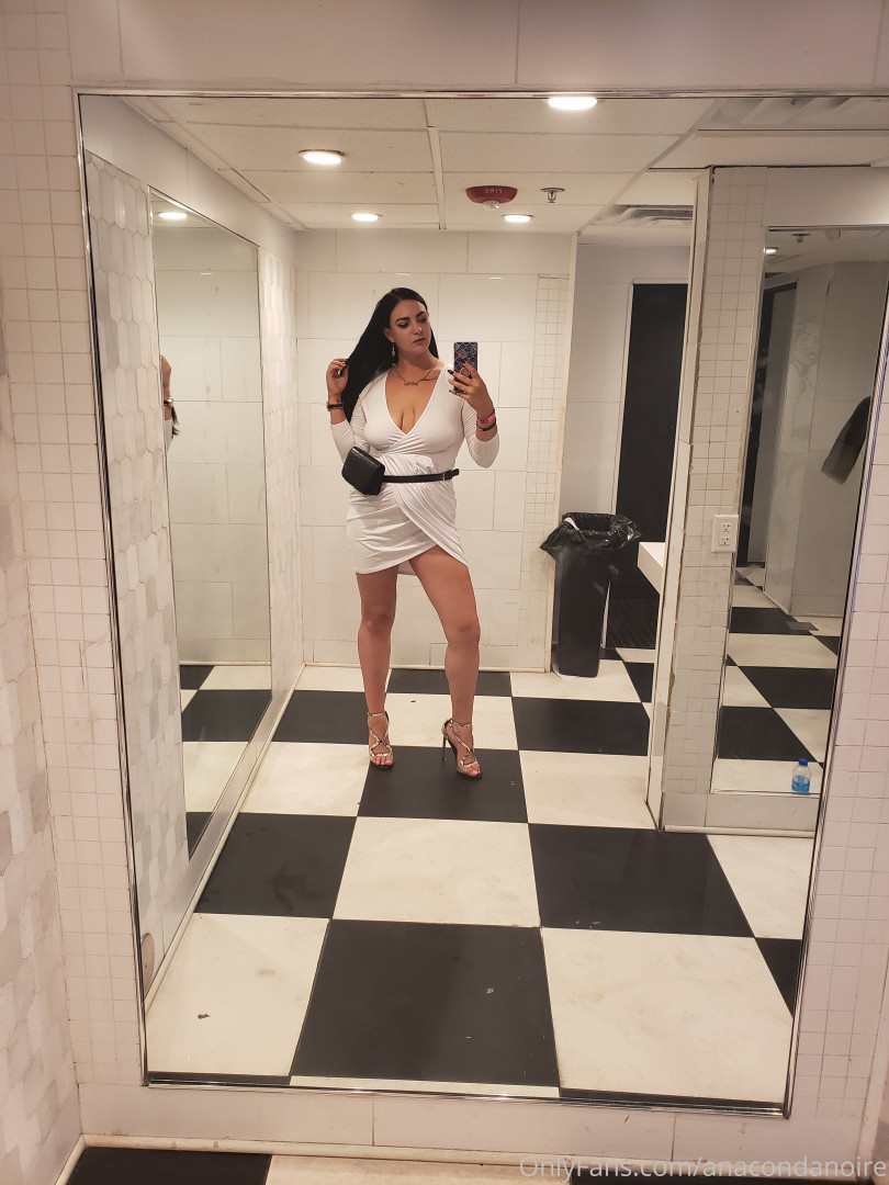 Photo by anacondanoire published on November 21,2023 10:47:49 - BestThots