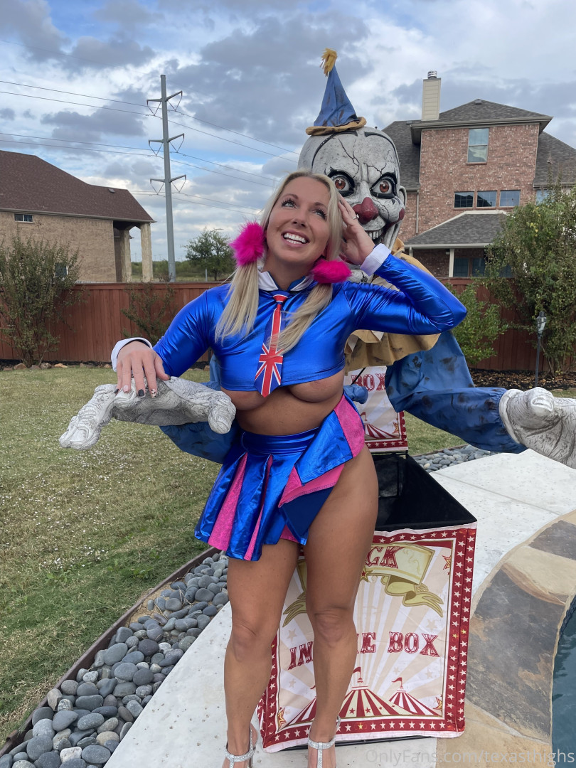 Photo by texasthighs published on June 4,2023 15:25:43 - BestThots