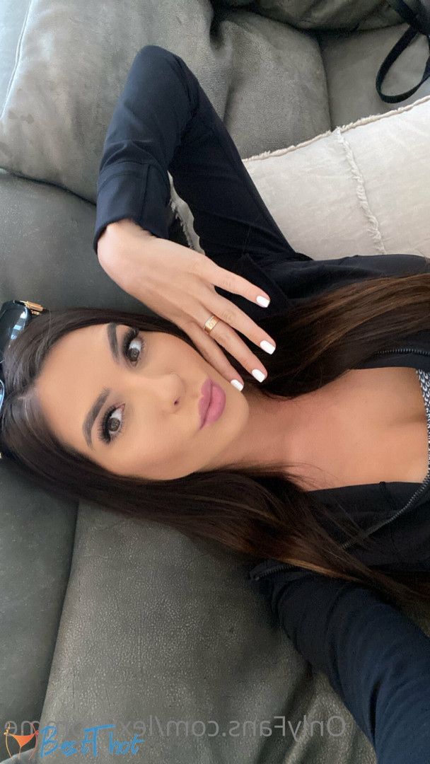 Photo by lexiidomme published on December 23,2024 04:11:42 - BestThots