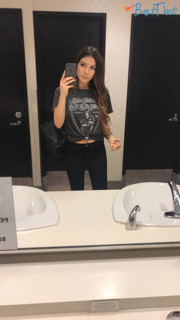 Photo by lexiidomme published on December 23,2024 05:09:49 - BestThots