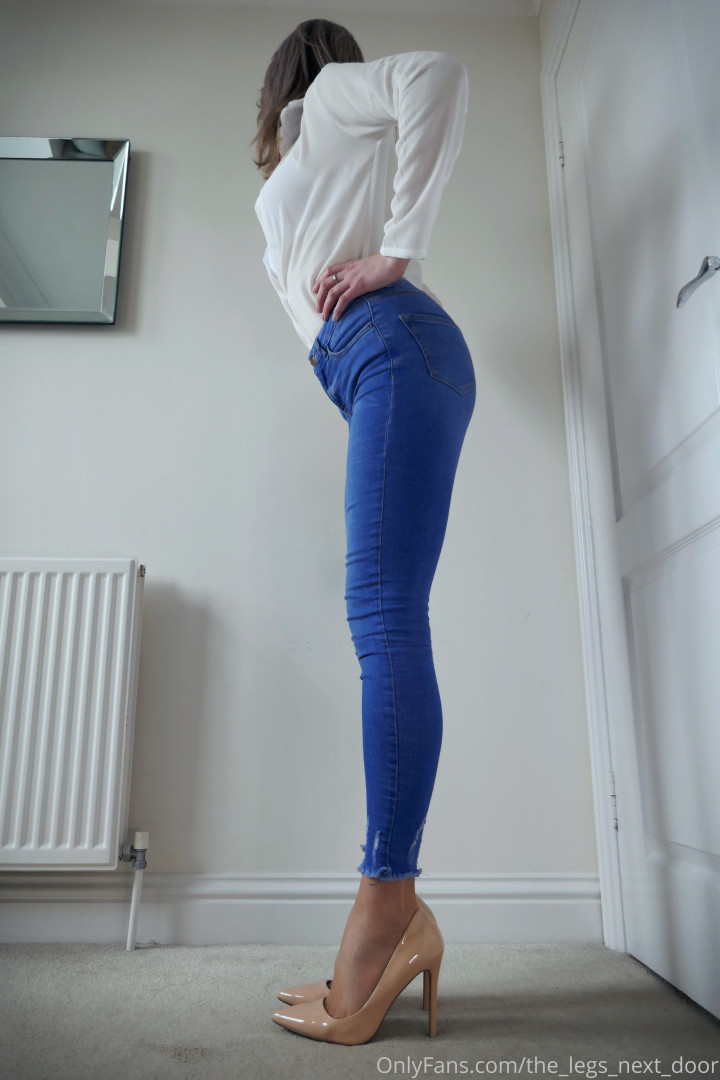 Photo by the_legs_next_door published on June 4,2023 12:52:56 - BestThots