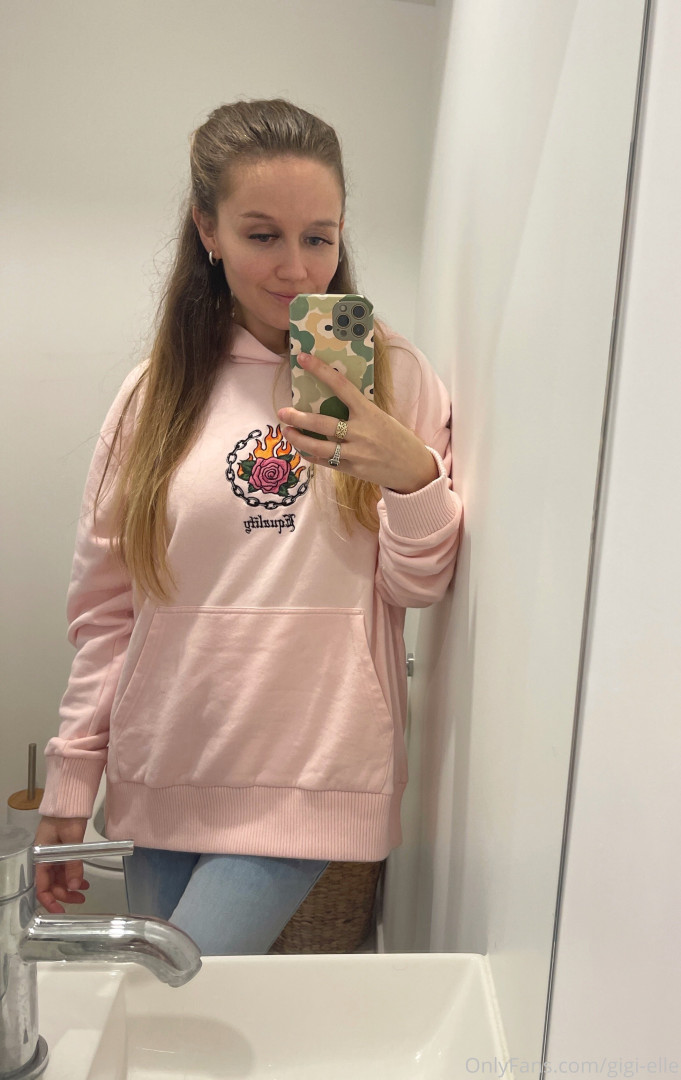 Photo by kiwigirlgigi published on October 17,2023 08:41:15 - BestThots