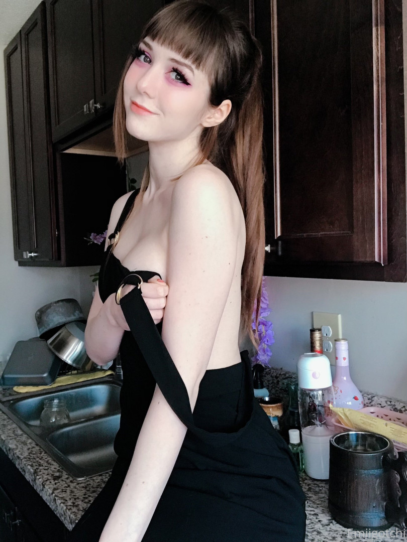 Photo by emiigotchi published on June 10,2023 01:50:55 - BestThots