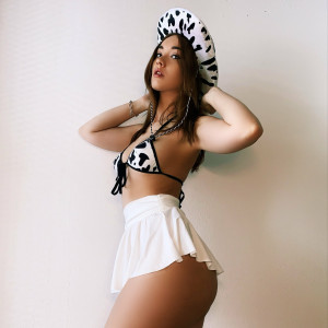 sweetluna044 #2195883