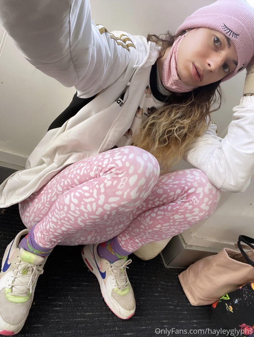 Photo by chippiechipsbimbo published on January 10,2024 22:38:52 - BestThots