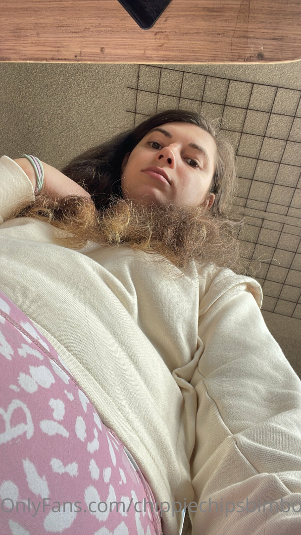 Photo by chippiechipsbimbo published on January 10,2024 22:39:35 - BestThots