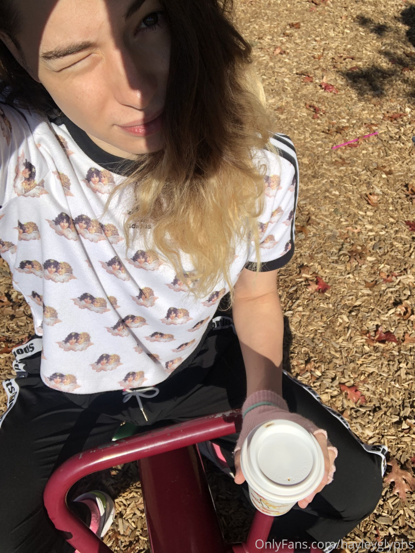 Photo by chippiechipsbimbo published on January 10,2024 22:40:00 - BestThots