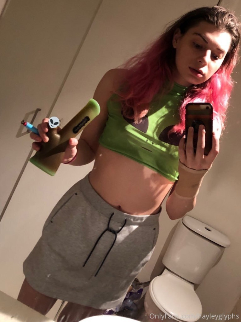 Photo by chippiechipsbimbo published on January 10,2024 22:40:33 - BestThots