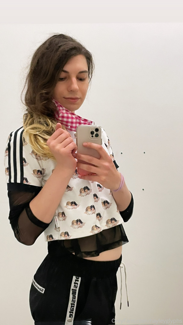 Photo by chippiechipsbimbo published on January 10,2024 22:40:36 - BestThots