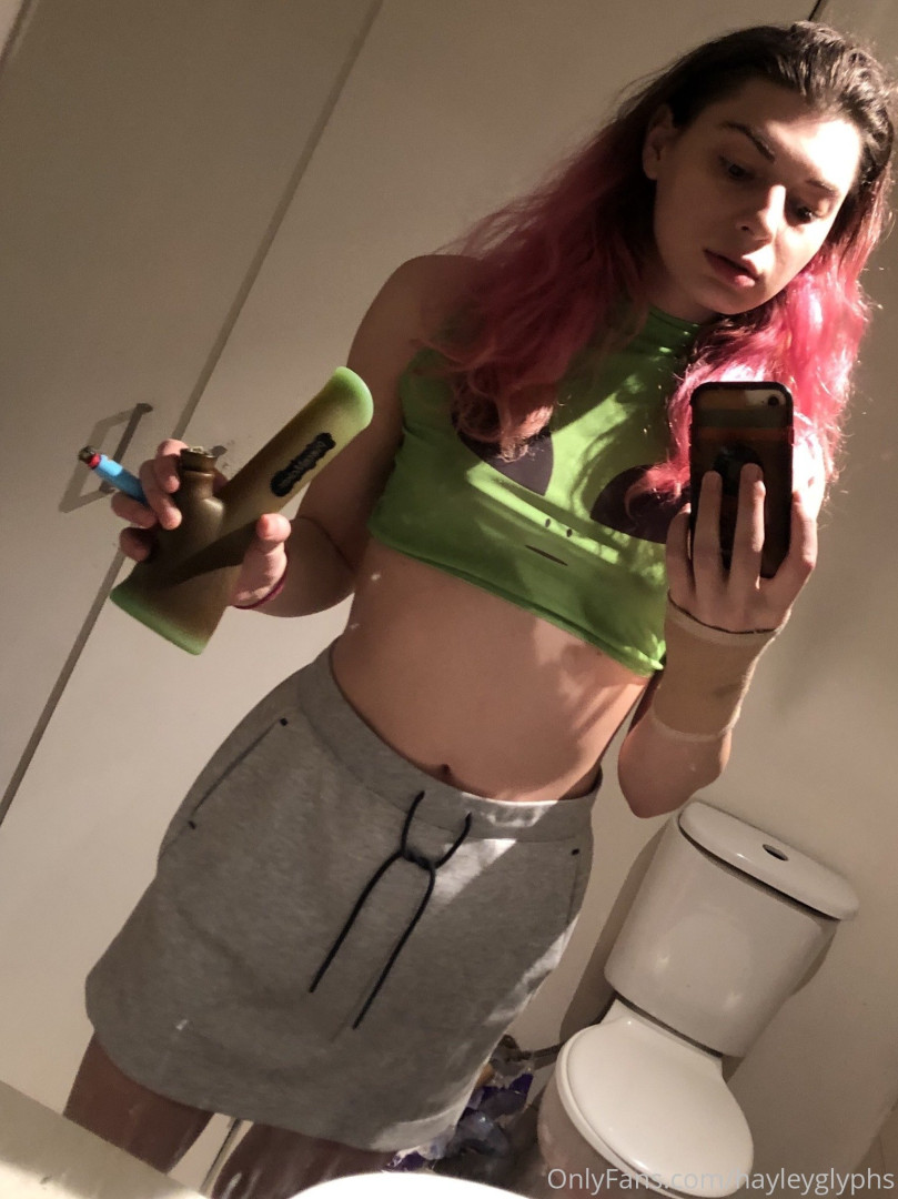 Photo by chippiechipsbimbo published on January 10,2024 22:40:38 - BestThots
