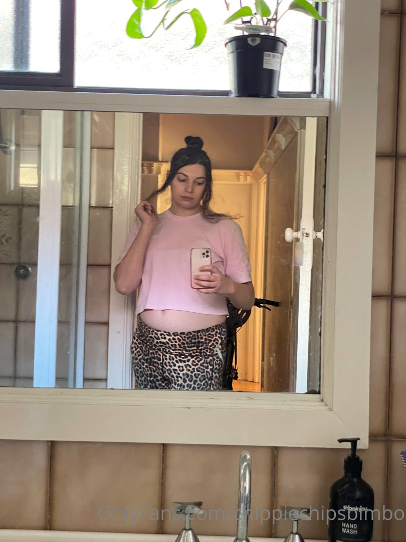 Photo by chippiechipsbimbo published on January 10,2024 22:40:49 - BestThots