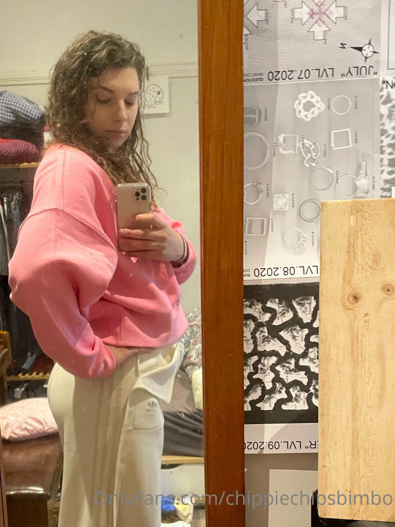 Photo by chippiechipsbimbo published on January 10,2024 22:40:52 - BestThots
