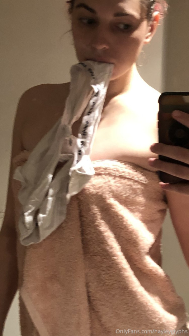 Photo by chippiechipsbimbo published on January 10,2024 22:40:57 - BestThots