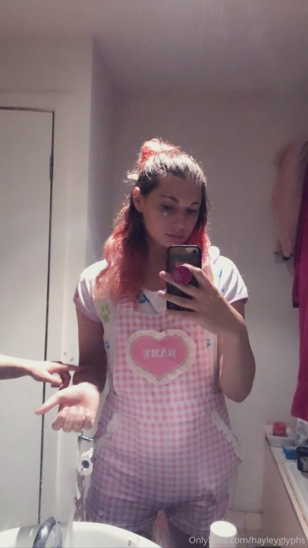 Photo by chippiechipsbimbo published on January 10,2024 22:41:14 - BestThots
