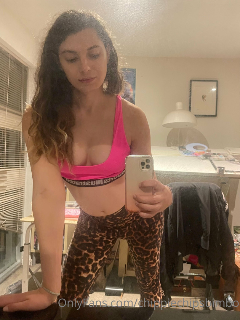Photo by chippiechipsbimbo published on January 10,2024 22:41:53 - BestThots