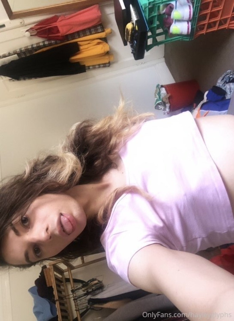 Photo by chippiechipsbimbo published on January 10,2024 22:42:54 - BestThots
