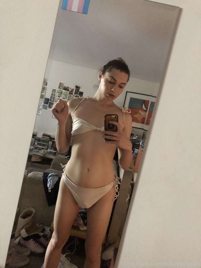 Photo by chippiechipsbimbo published on January 10,2024 22:42:56 - BestThots