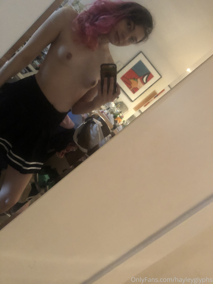Photo by chippiechipsbimbo published on January 10,2024 22:43:00 - BestThots