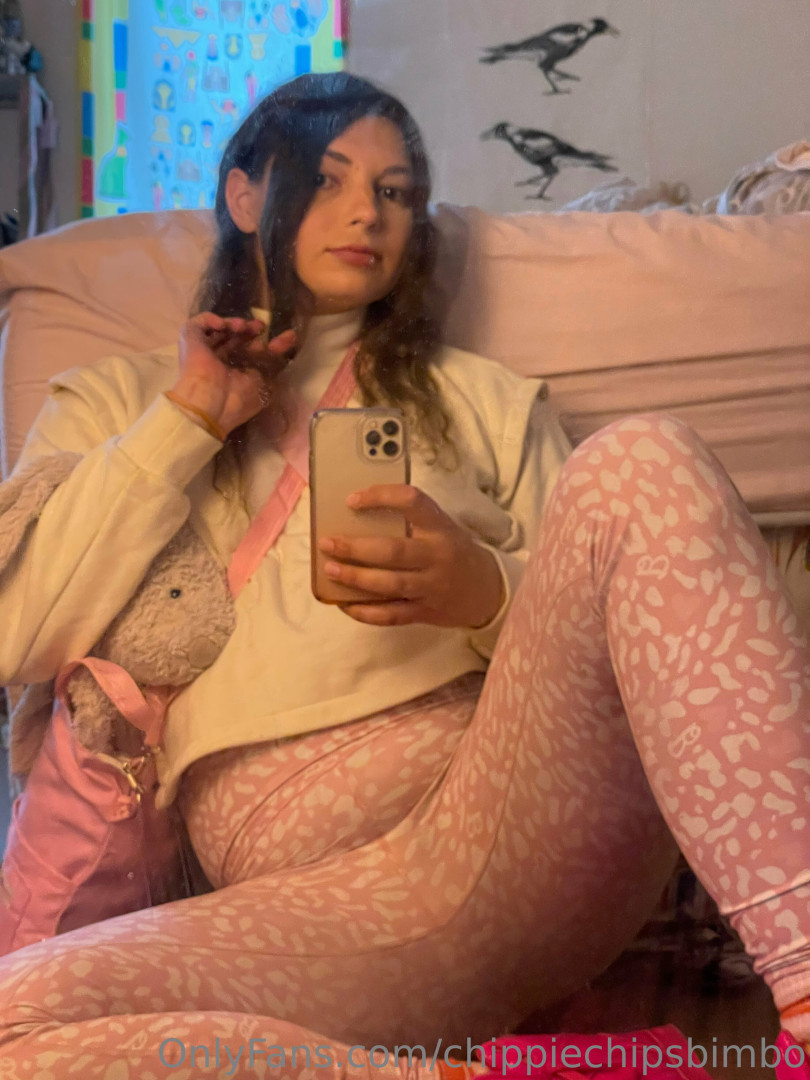 Photo by chippiechipsbimbo published on January 10,2024 22:43:37 - BestThots