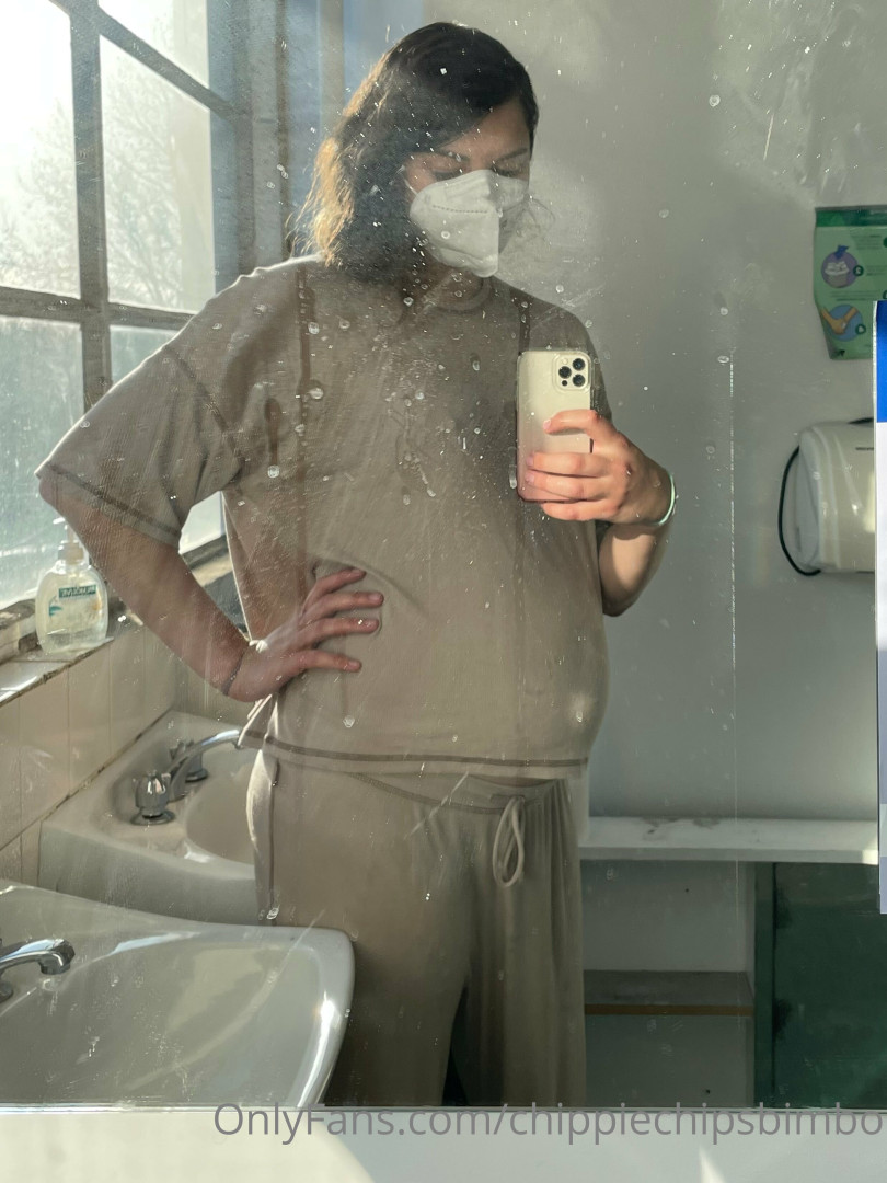 Photo by chippiechipsbimbo published on January 10,2024 22:43:53 - BestThots
