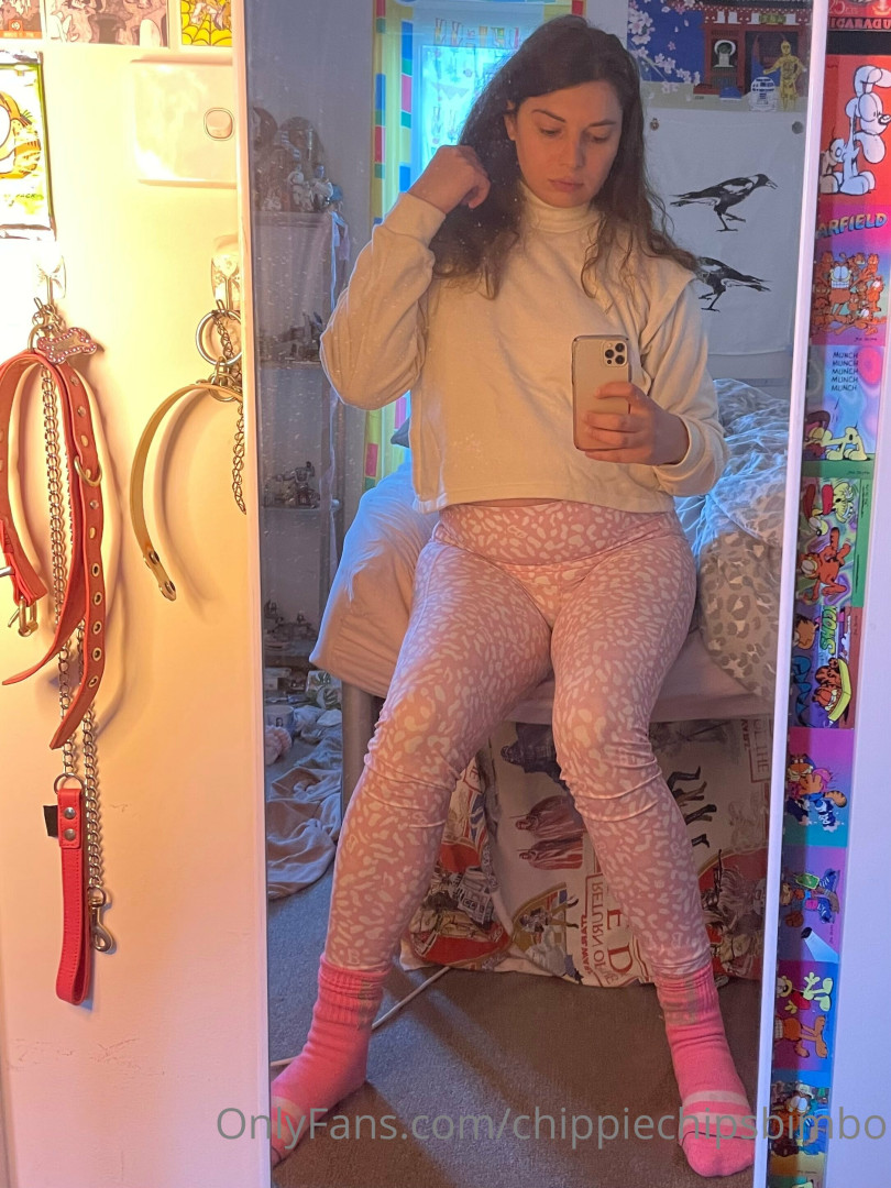 Photo by chippiechipsbimbo published on January 10,2024 22:44:12 - BestThots