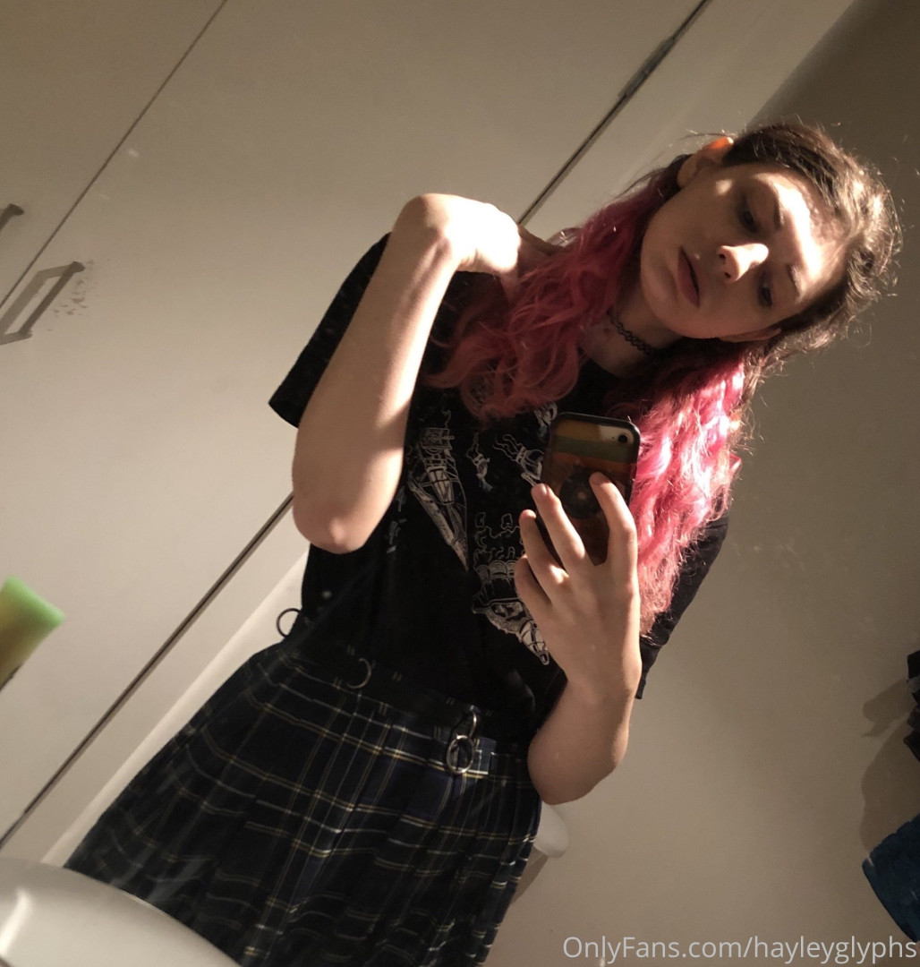 Photo by chippiechipsbimbo published on January 10,2024 22:44:36 - BestThots