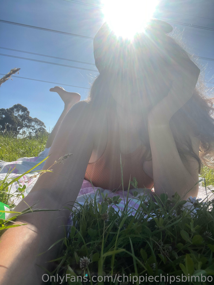 Photo by chippiechipsbimbo published on January 10,2024 22:44:47 - BestThots