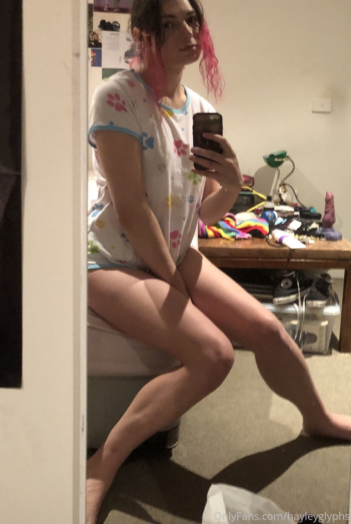 Photo by chippiechipsbimbo published on January 10,2024 22:45:01 - BestThots