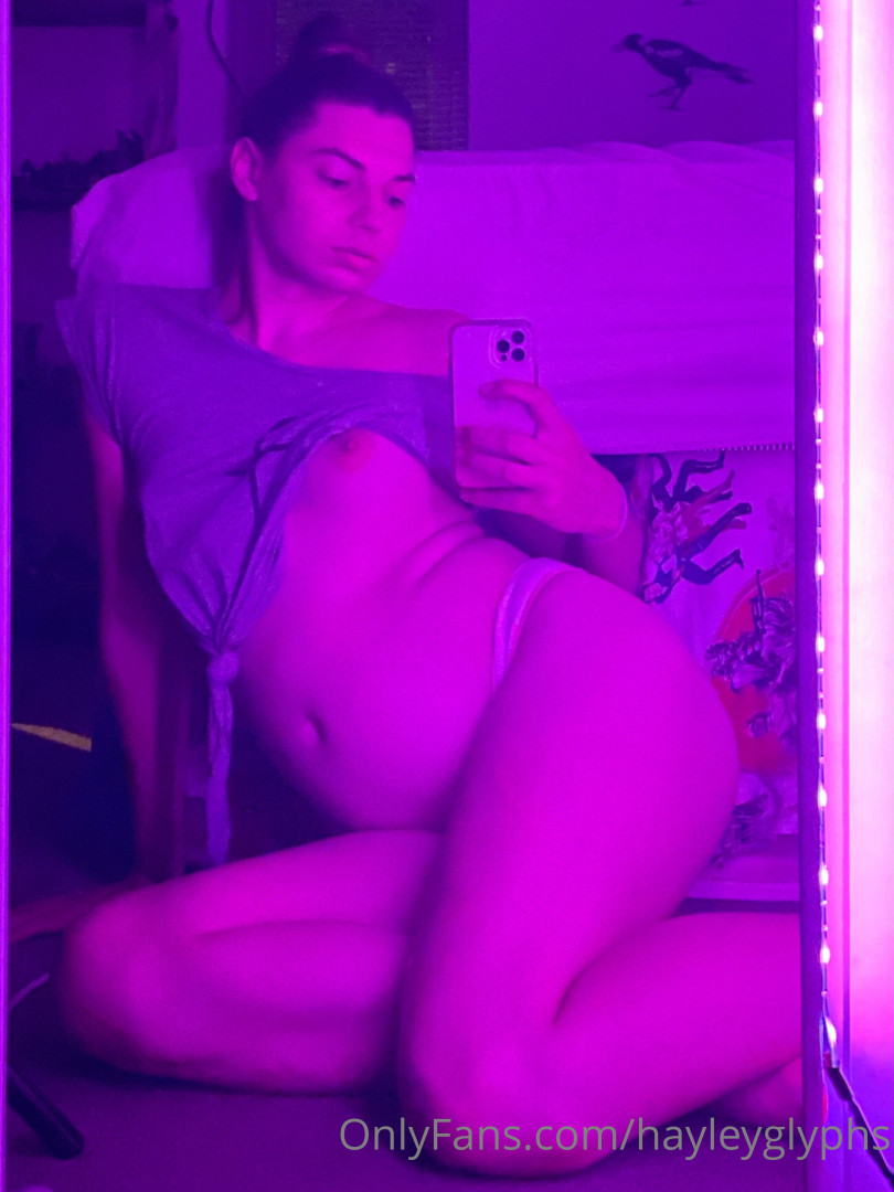 Photo by chippiechipsbimbo published on January 10,2024 22:45:04 - BestThots