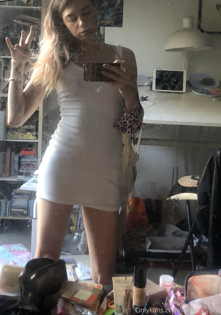 Photo by chippiechipsbimbo published on January 10,2024 22:45:35 - BestThots