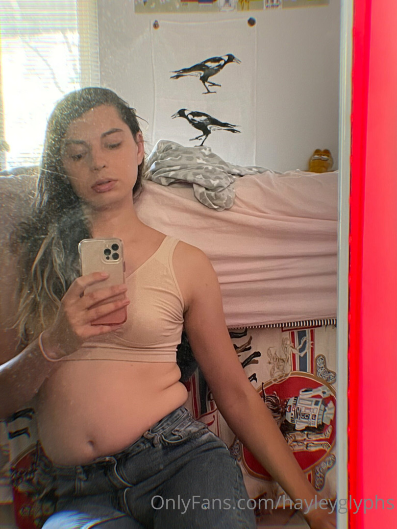 Photo by chippiechipsbimbo published on January 10,2024 22:45:40 - BestThots