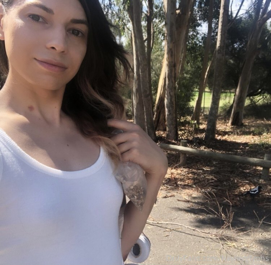 Photo by chippiechipsbimbo published on January 10,2024 22:46:01 - BestThots