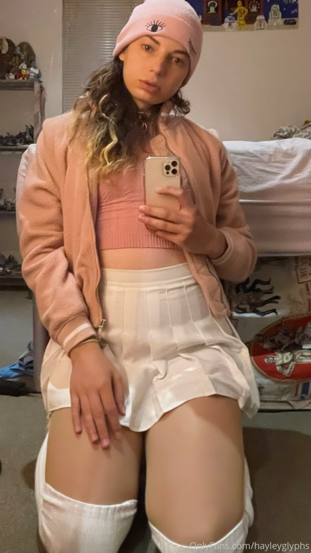 Photo by chippiechipsbimbo published on January 10,2024 22:46:13 - BestThots