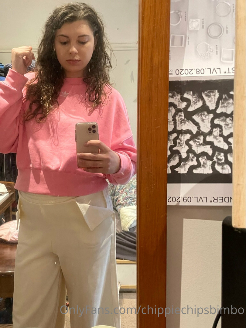 Photo by chippiechipsbimbo published on January 10,2024 22:46:30 - BestThots