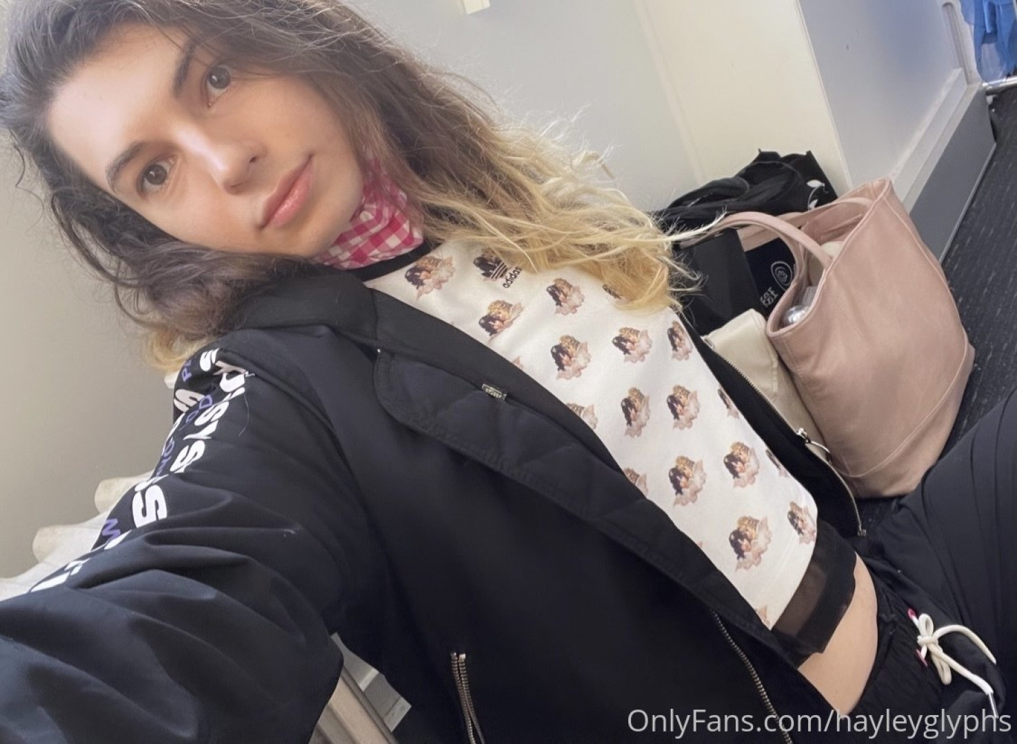 Photo by chippiechipsbimbo published on January 10,2024 22:47:10 - BestThots