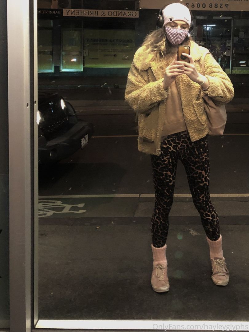 Photo by chippiechipsbimbo published on January 10,2024 22:47:15 - BestThots