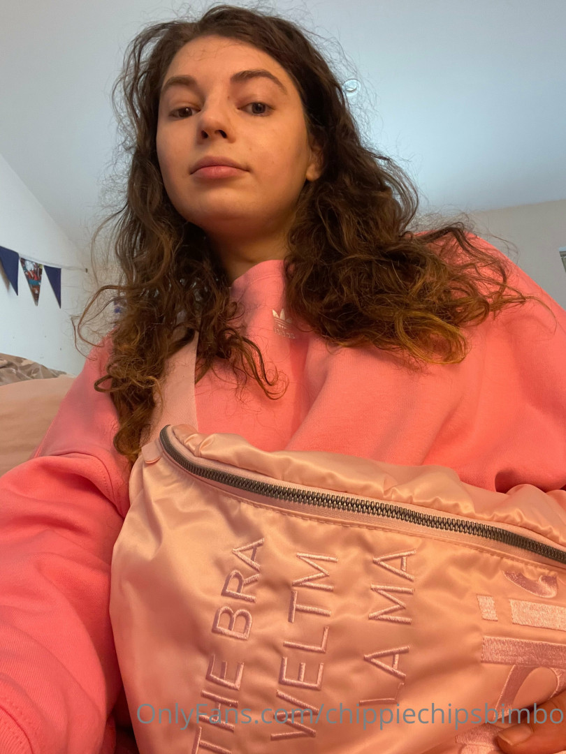 Photo by chippiechipsbimbo published on January 10,2024 22:47:30 - BestThots