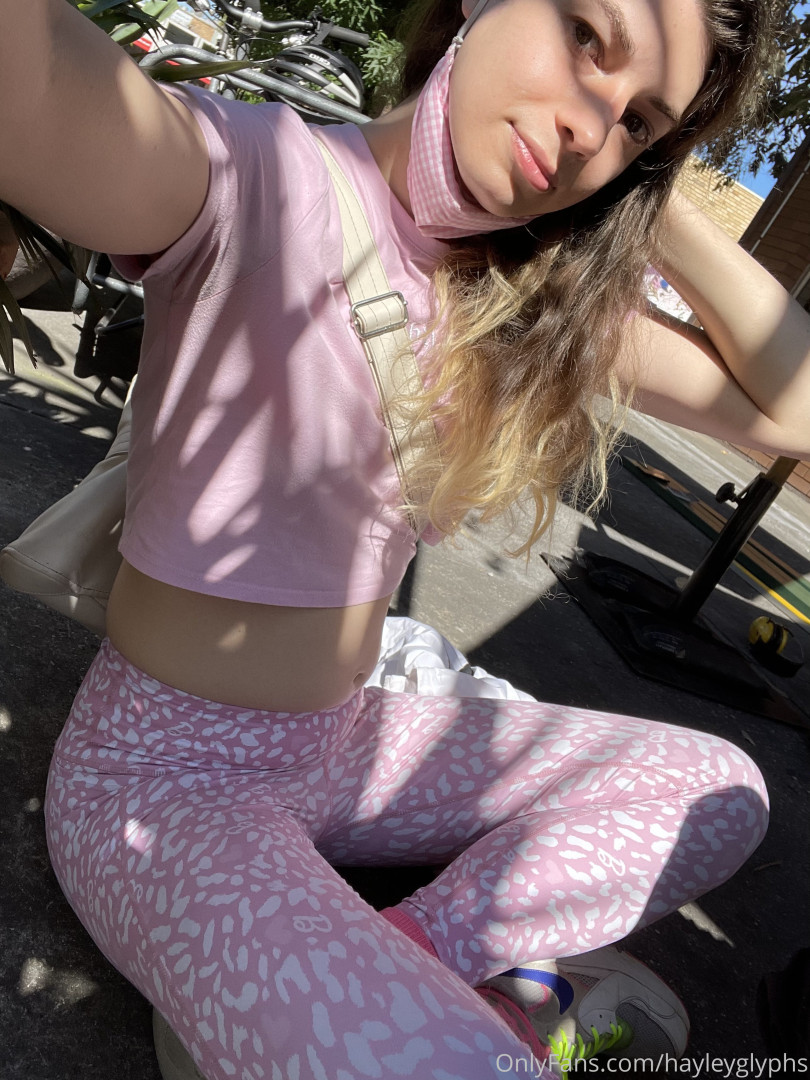 Photo by chippiechipsbimbo published on January 10,2024 22:47:52 - BestThots