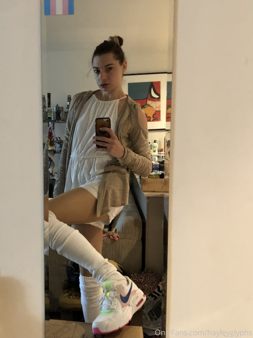 Photo by chippiechipsbimbo published on January 10,2024 22:47:53 - BestThots